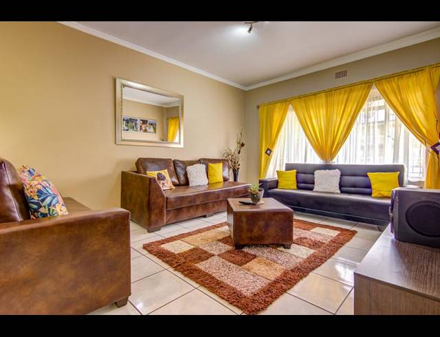 2 BEDROOM APARTMENT FOR SALE IN BERTON PARK